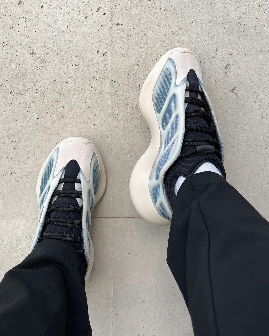 Yeezy 700 V3 'Kyanite'